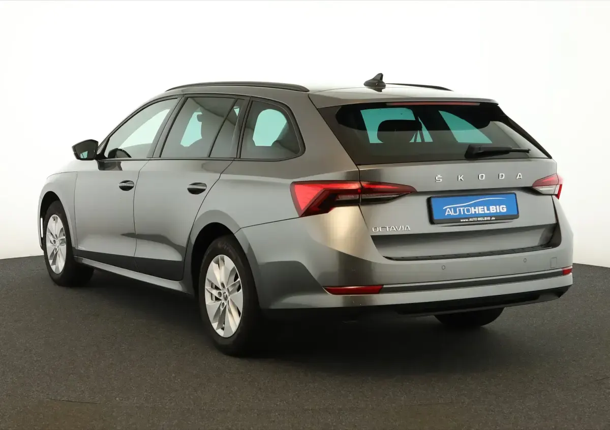 Gebraucht Skoda Octavia Ambition 150 PS (110 kW) 2023 Graphite grey metallic Kombi