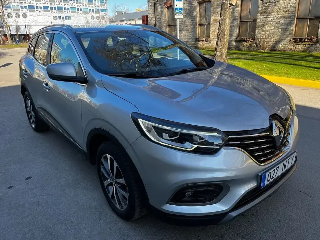 Gebraucht Renault Kadjar Equilibre 140 PS (102 kW) 2021 Silber SUV