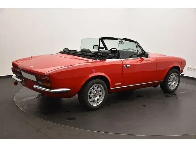 Gebraucht Fiat 124 Spider 105 PS (77 kW) 1983 Rot Cabrio