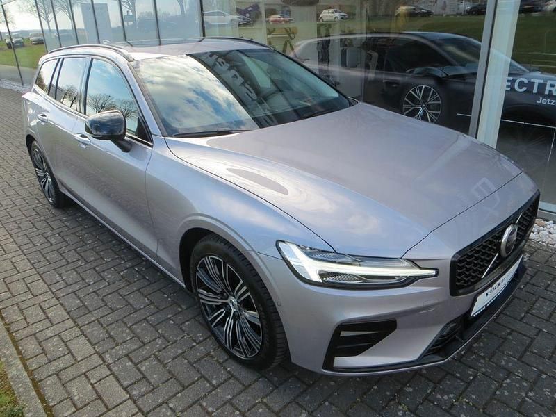 Gebraucht Volvo V60 Plus 197 PS (144 kW) 2025 Silber Kombi