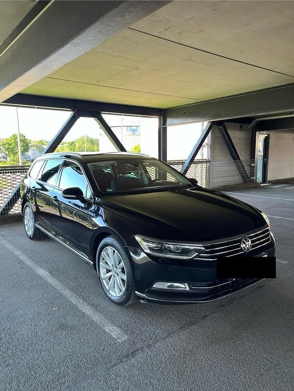 Schwarz Gebraucht 2018 VW Passat Kombi | 12.000 € (Superpreis) - Bild 1/4