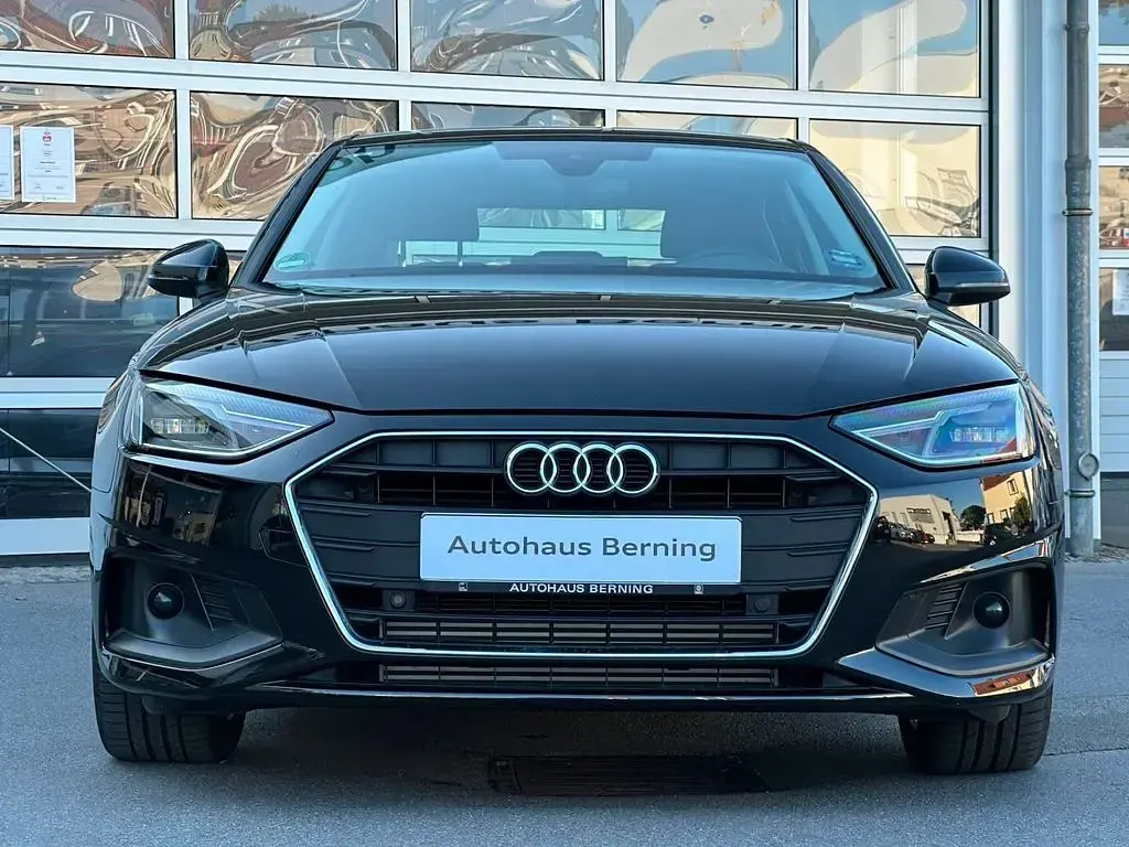 Gebraucht Audi A4 204 PS (150 kW) 2024 Mythosschwarz metallic Limousine