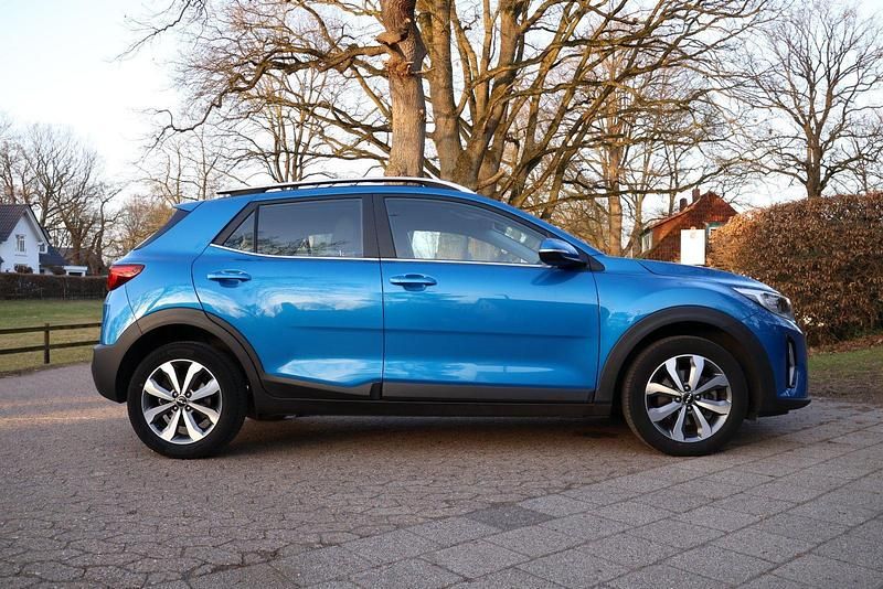 Gebraucht Kia Stonic 100 PS (73 kW) 2022 Blau SUV