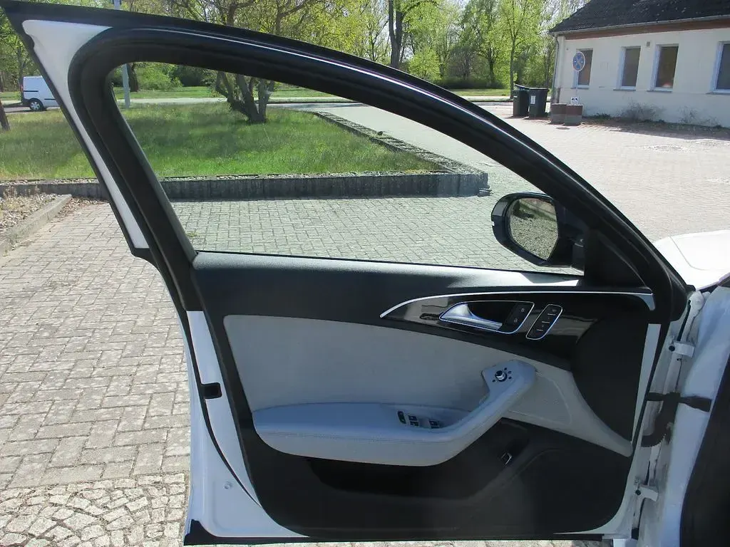 Używany Audi A6 S-Line 190 KM (139 kW) 2017 Biały Sedan/Limuzyna