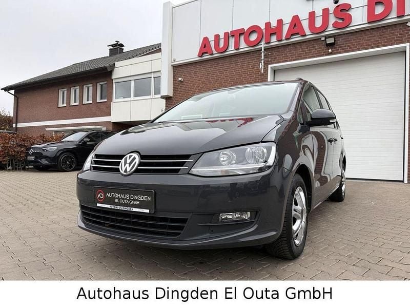 Gebraucht VW Sharan Trendline 150 PS (110 kW) 2019 Grau Van / Kleinbus