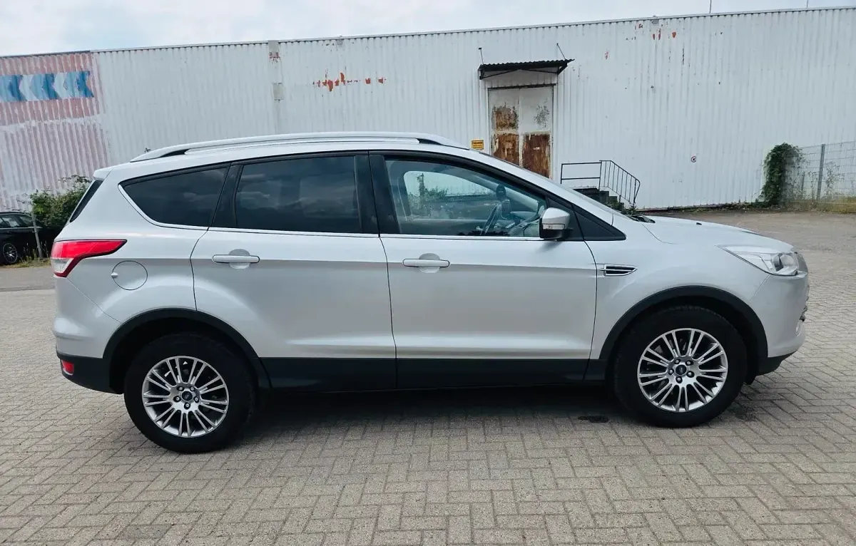 Gebraucht Ford Kuga 140 PS (102 kW) 2013 Grau SUV