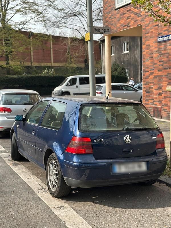 Gebraucht VW Golf IV 90 PS (66 kW) 2002 Blau Kleinwagen