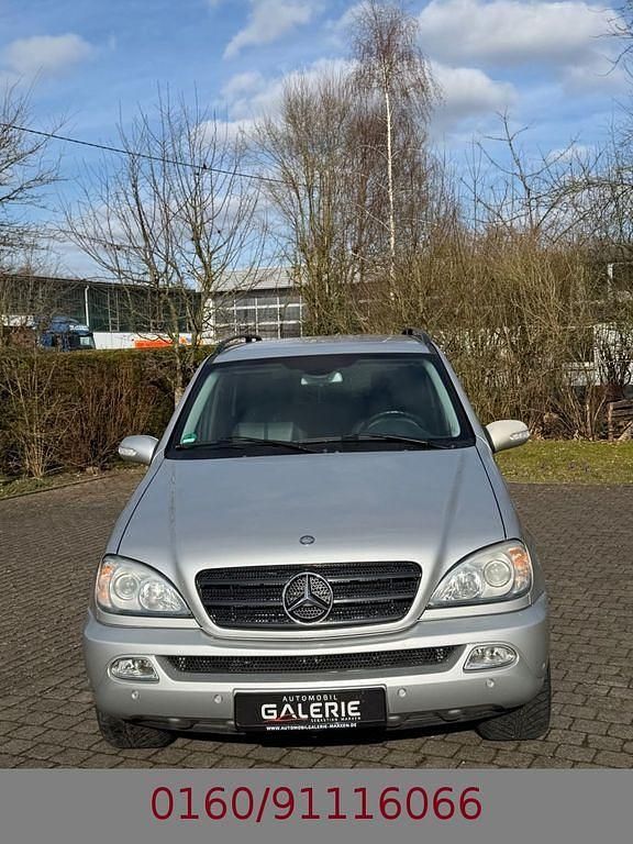 Gebraucht Mercedes ML270 163 PS (119 kW) 2004 Silber SUV