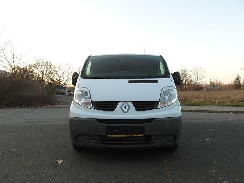 Gebraucht Renault Trafic 114 PS (83 kW) 2014 Weiß Van / Kleinbus