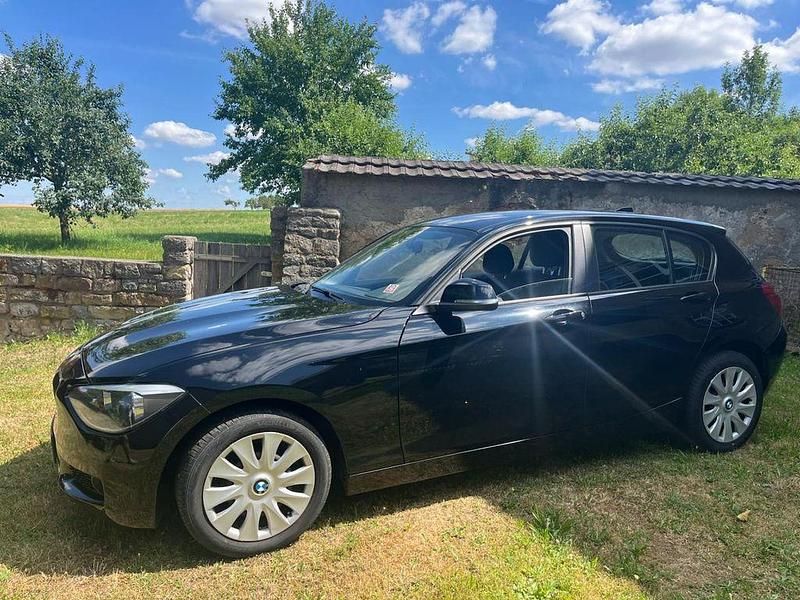 Schwarz Gebraucht 2015 BMW 114 Kleinwagen | 6.999 € (Guter Preis) - Bild 1/4