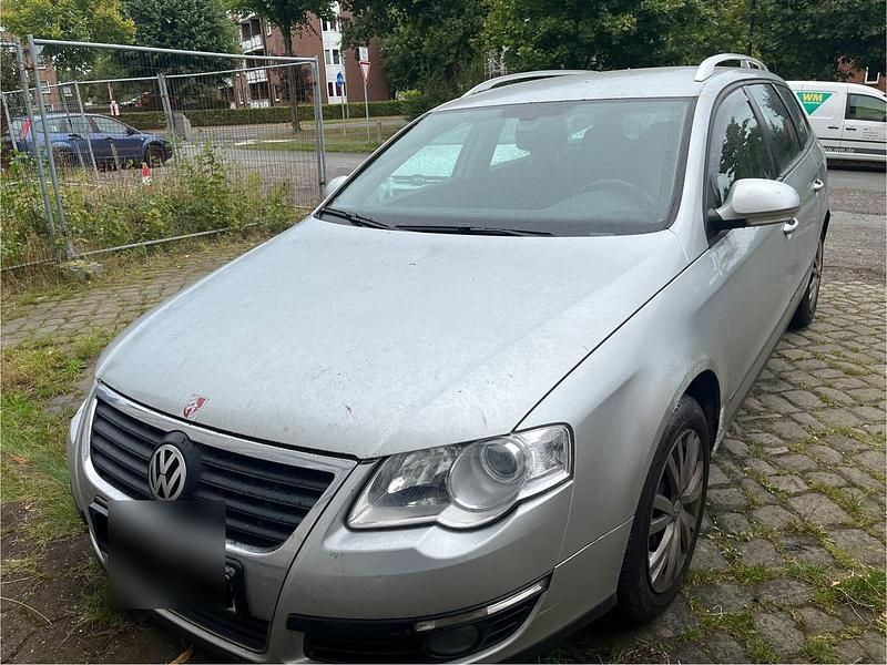 Silber Gebraucht 2006 VW Passat Kombi | 750 € (Superpreis) - Bild 1/4