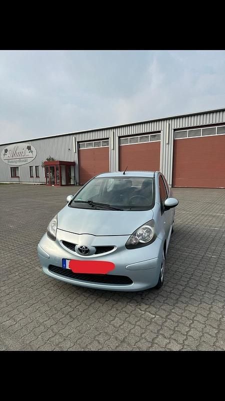 Blau Gebraucht 2006 Toyota Aygo Kleinwagen | 1.900 € (Fairer Preis) - Bild 1/4