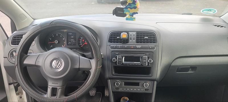 Gebraucht VW Polo 60 PS (44 kW) 2013 Weiß Kleinwagen