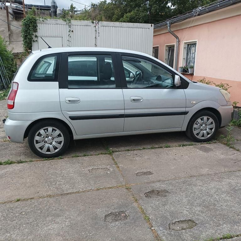 Gebraucht Hyundai Matrix Classic 103 PS (75 kW) 2009 Silber Van / Kleinbus