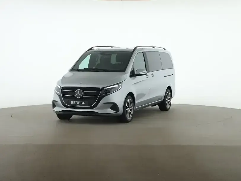 Gebraucht Mercedes V250 Style 360 PS (264 kW) 2026 Silber Van / Kleinbus