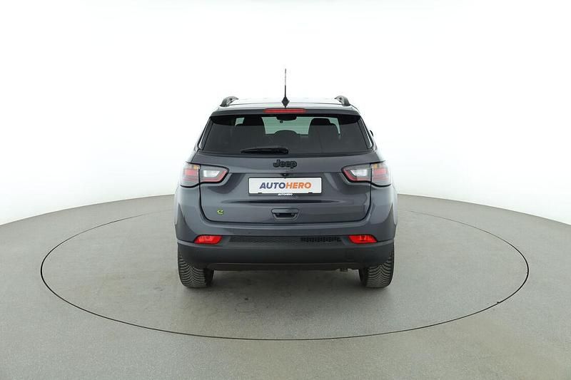 Gebraucht Jeep Compass Limited 60 PS (44 kW) 2022 Grau SUV
