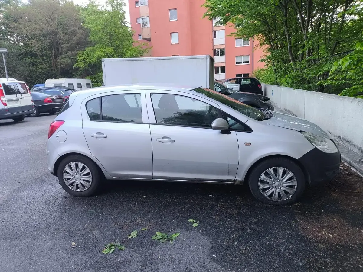 Gebraucht Opel Corsa 80 PS (58 kW) 2010 Grau Kleinwagen