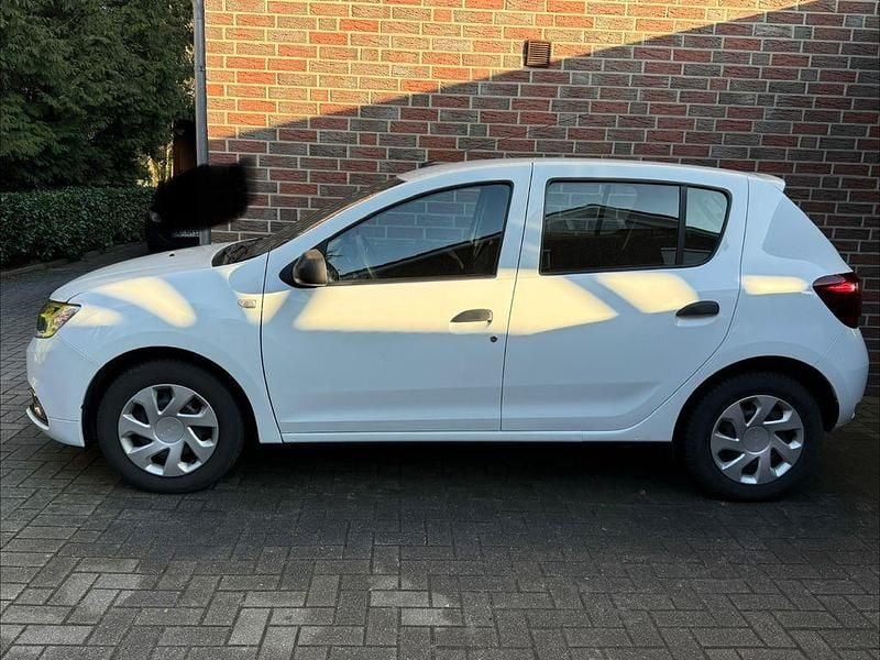 Gebraucht Dacia Sandero Essentiel 73 PS (53 kW) 2019 Weiß Limousine