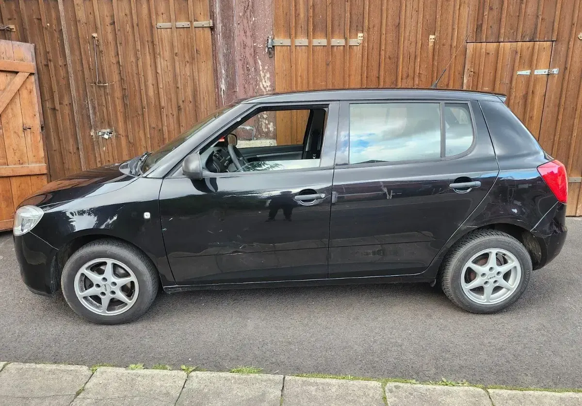 Gebraucht Skoda Fabia 60 PS (44 kW) 2010 Schwarz Kleinwagen