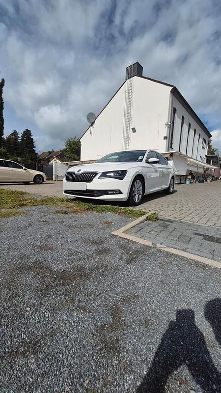 Weiß Gebraucht 2019 Skoda Octavia Kombi | 20.800 € - Bild 1/4
