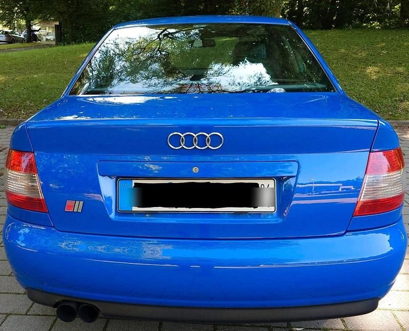 Second-hand Audi S4 Performance 265 CP (194 kW) 1999 Albastru Berlinǎ