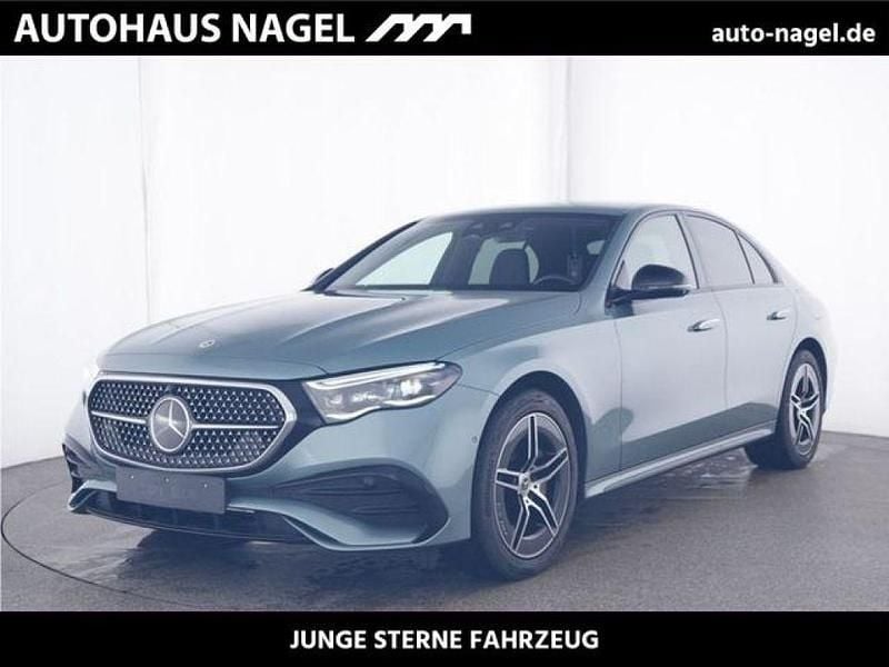 Metalliclack verdesilber (metallic) Gebraucht 2024 Mercedes E300 AMG Limousine | 56.439 € (Superpreis) - Bild 1/4