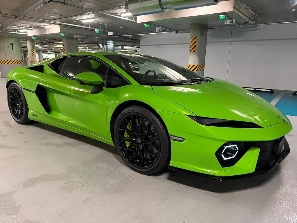 Neu Lamborghini Temerario 920 PS (676 kW) 2026 Grün Coupé