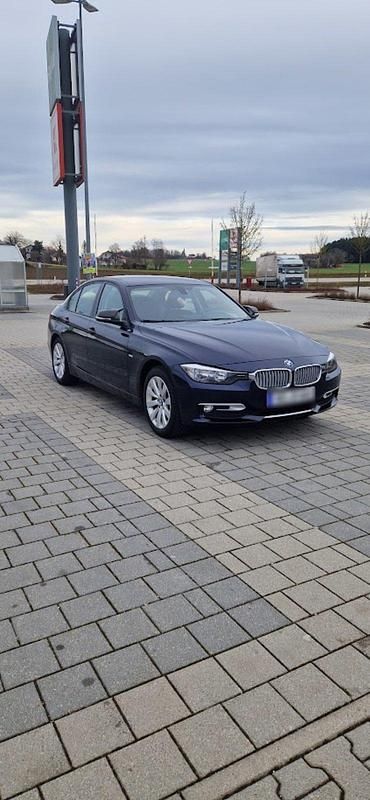 Gebraucht BMW 320 184 PS (135 kW) 2014 Blau Limousine