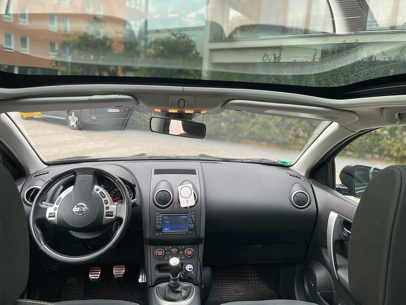 Schwarz Gebraucht 2011 Nissan Qashqai SUV | 6.500 € (Fairer Preis) - Bild 1/4