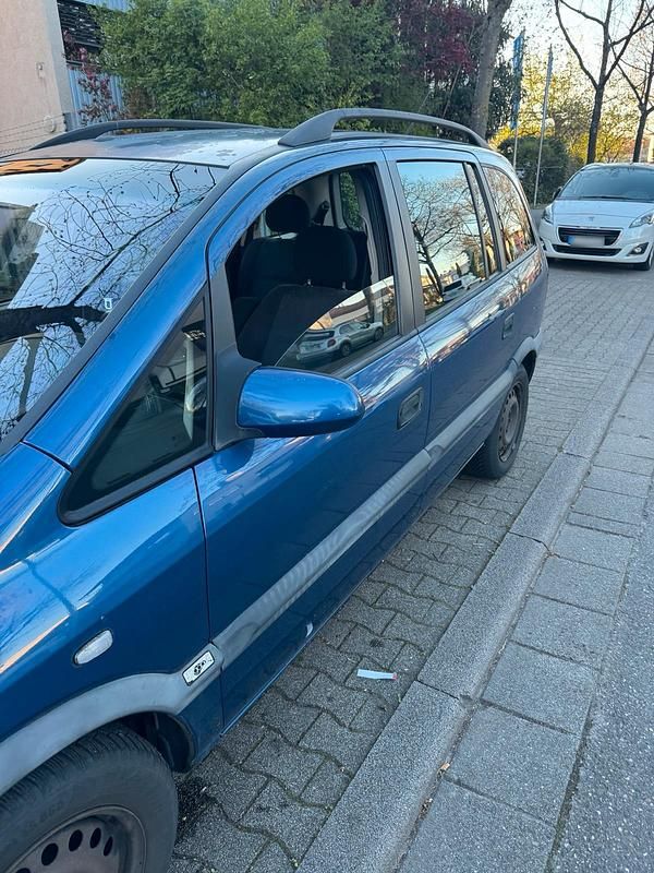 Gebraucht Opel Zafira 125 PS (91 kW) 2002 Blau Van / Kleinbus