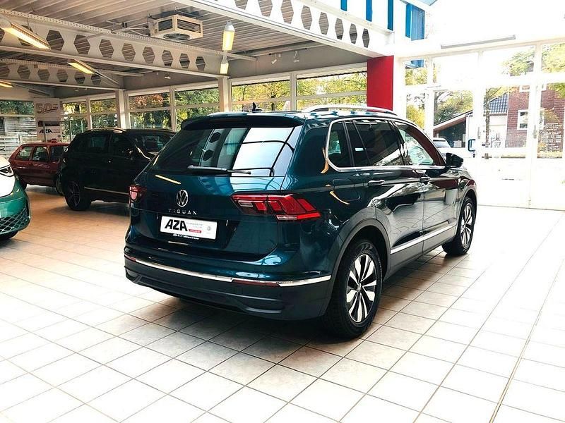 Gebraucht VW Tiguan Move 150 PS (110 kW) 2024 Blau SUV