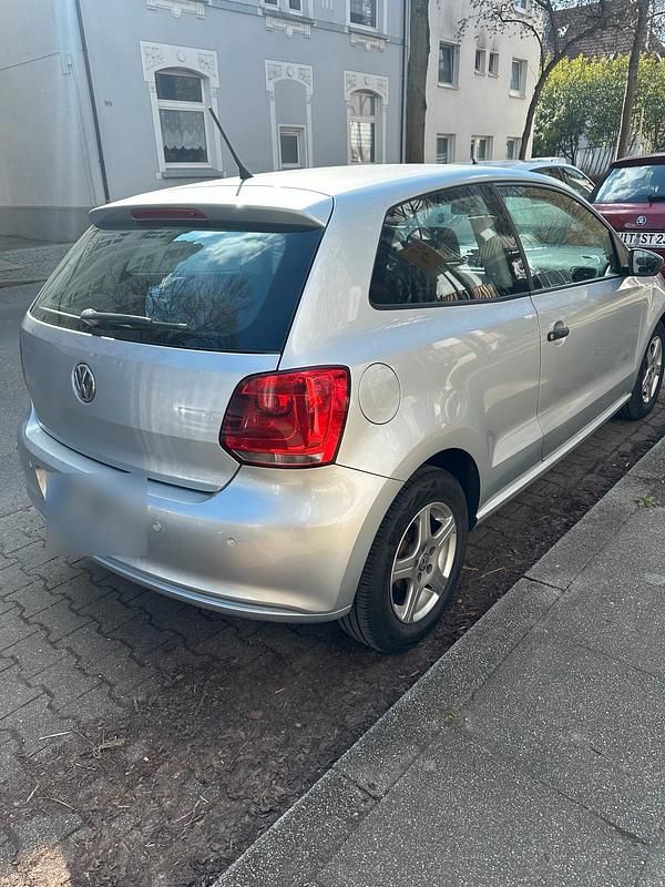 Gebraucht VW Polo 75 PS (55 kW) 2011 Grau Kleinwagen