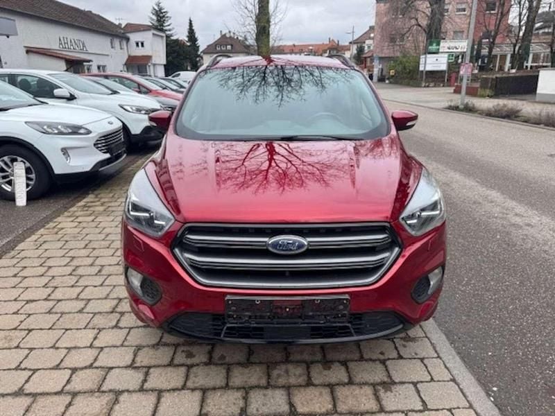 Gebraucht Ford Kuga ST-Line 182 PS (133 kW) 2017 Rot SUV