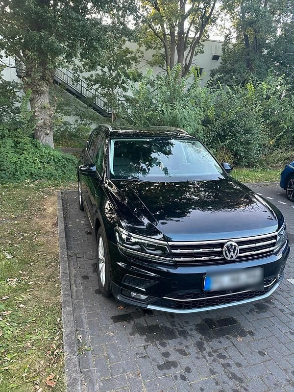Schwarz Gebraucht 2018 VW Tiguan Allspace SUV | 28.500 € - Bild 1/4