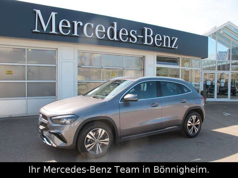 Grau Gebraucht 2024 Mercedes GLA180 SUV | 38.700 € (Fairer Preis) - Bild 1/4