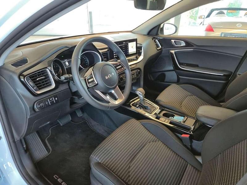 Gebraucht Kia Ceed 140 PS (102 kW) 2025 Weiß Kleinwagen