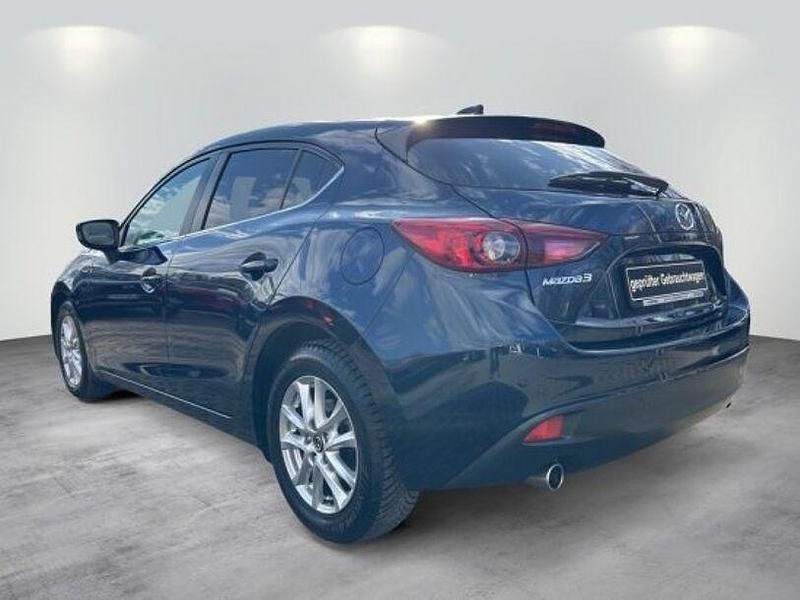 Gebraucht Mazda 3 Center-Line 120 PS (88 kW) 2015 Deep crystal blue Limousine