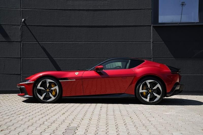Neu Ferrari 12 Cilindri 829 PS (609 kW) 2025 Rot