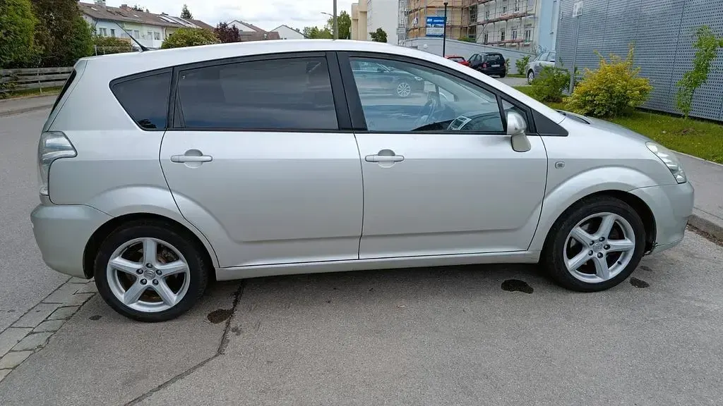 Gebraucht Toyota Corolla Verso 129 PS (94 kW) 2007 Silber Van / Kleinbus