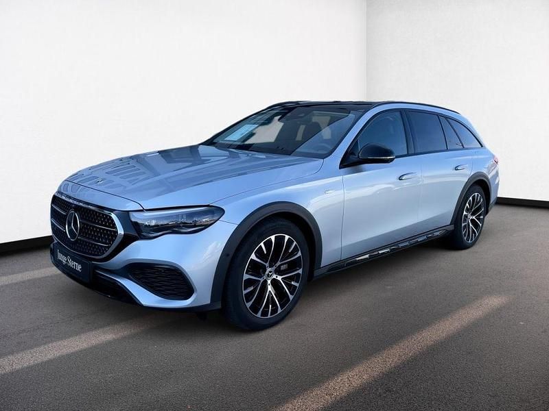 Gebraucht Mercedes E300 Night 313 PS (230 kW) 2025 Metalliclack hightechsilber Kombi