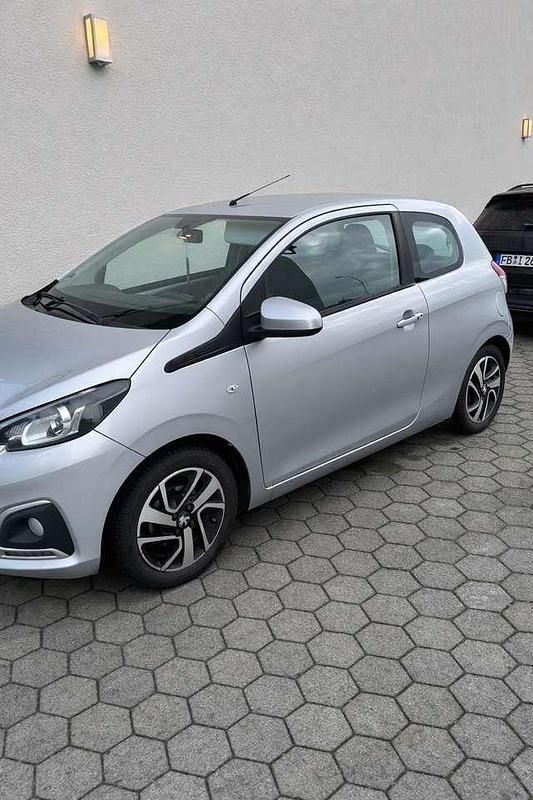 Gebraucht Peugeot 108 Allure 82 PS (60 kW) 2017 Grau Kleinwagen
