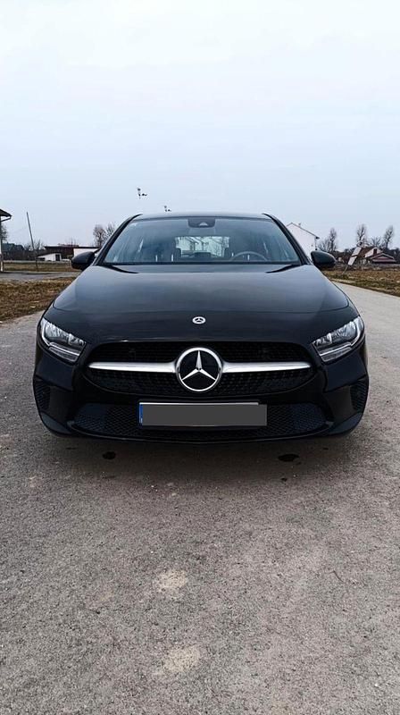 Gebraucht Mercedes A180 Advanced 116 PS (85 kW) 2021 Schwarz Limousine