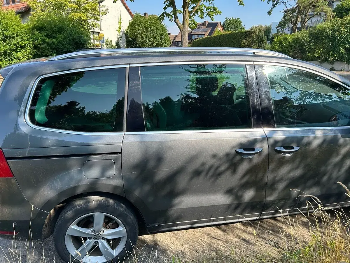 Gebraucht VW Sharan Highline 150 PS (110 kW) 2010 Grau Van / Kleinbus