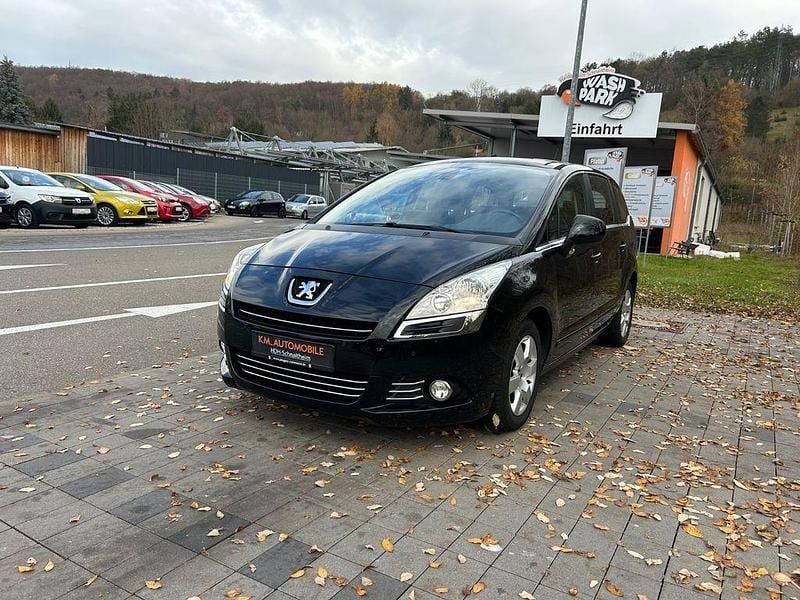 Noir perla nera Gebraucht 2013 Peugeot 5008 Active Van / Kleinbus | 4.999 € (Fairer Preis) - Bild 1/4