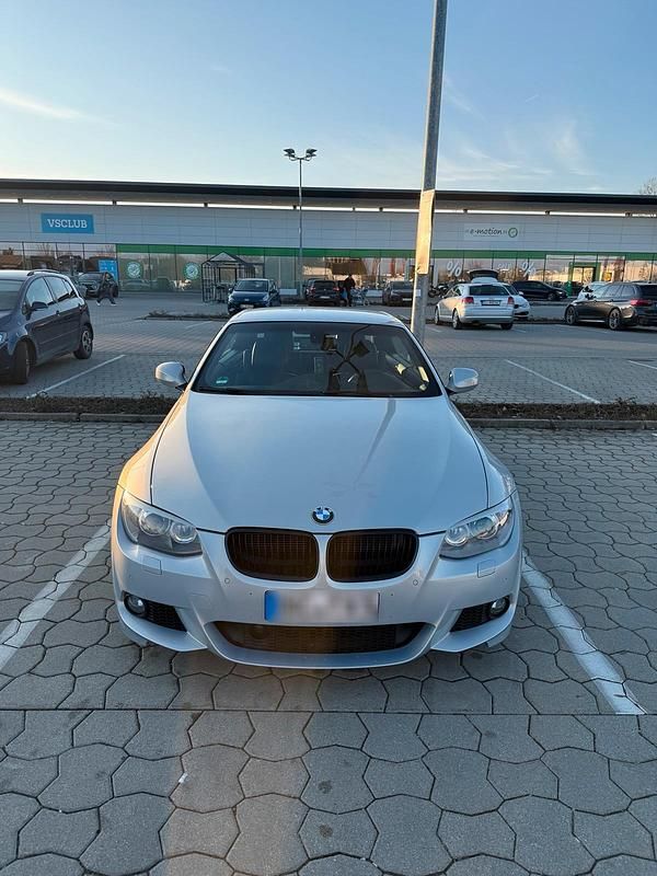 Gebraucht BMW 335 Cabriolet 306 PS (225 kW) 2010 Silber Cabrio