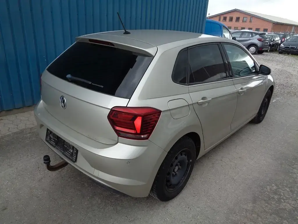 Usata VW Polo Highline 116 CV (85 kW) 2018 Argento Utilitaria