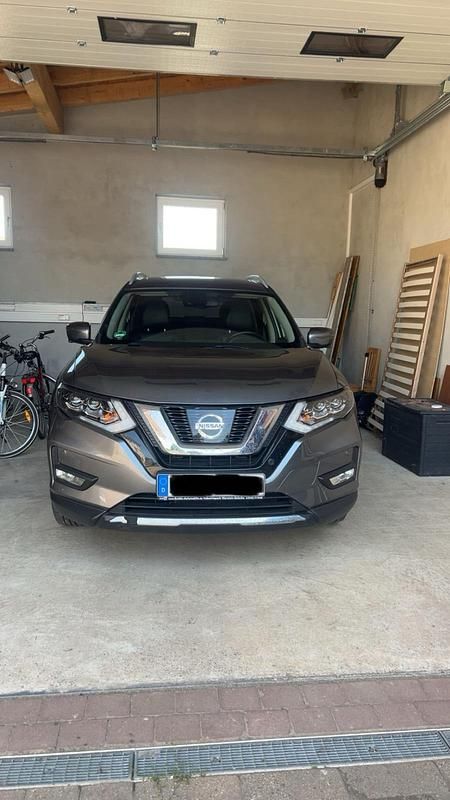 Grau Gebraucht 2018 Nissan X-Trail SUV | 17.250 € (Fairer Preis) - Bild 1/4