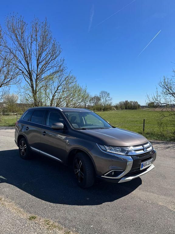 Gebraucht Mitsubishi Outlander 150 PS (110 kW) 2017 SUV