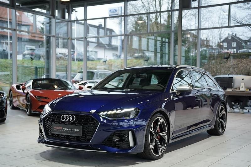 Gebraucht Audi RS4 Ambiente 451 PS (331 kW) 2023 Blau Kombi