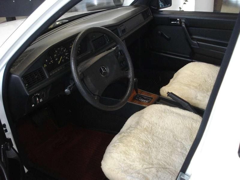 Gebraucht Mercedes 190 72 PS (52 kW) 1987 Aktikweiß Limousine